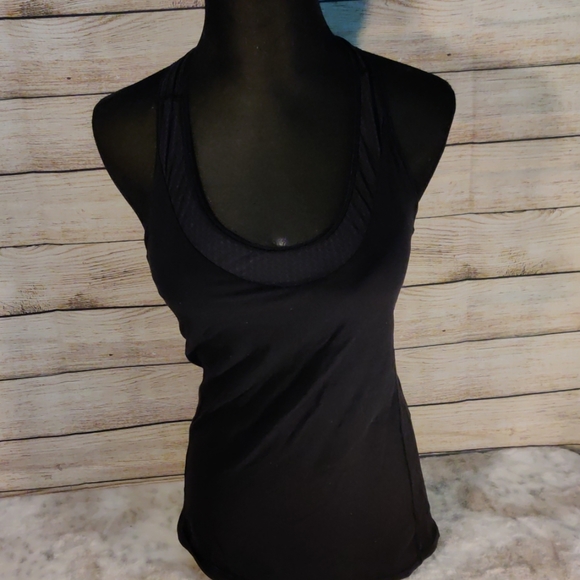 lululemon athletica Tops - ✨Lululemon shirt with bulit in sport bra ✨